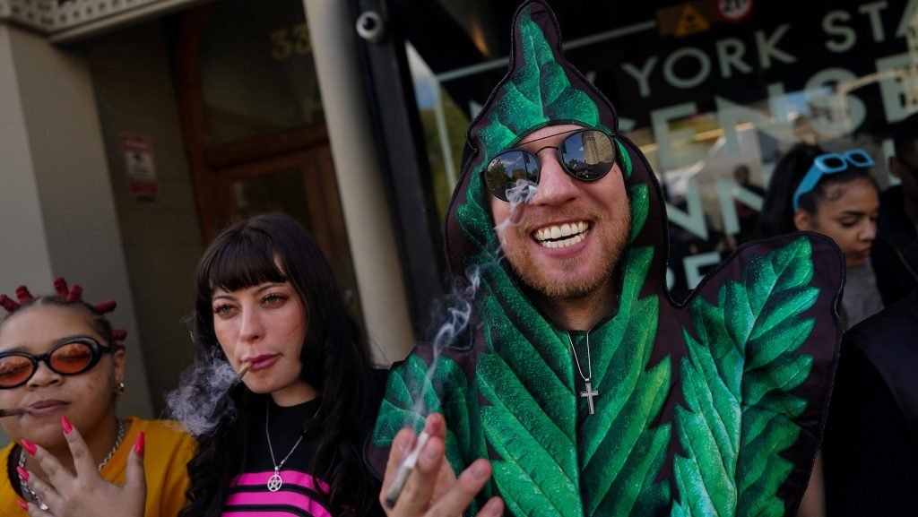 Pot Shops Boom in Empire State – 77 WABC