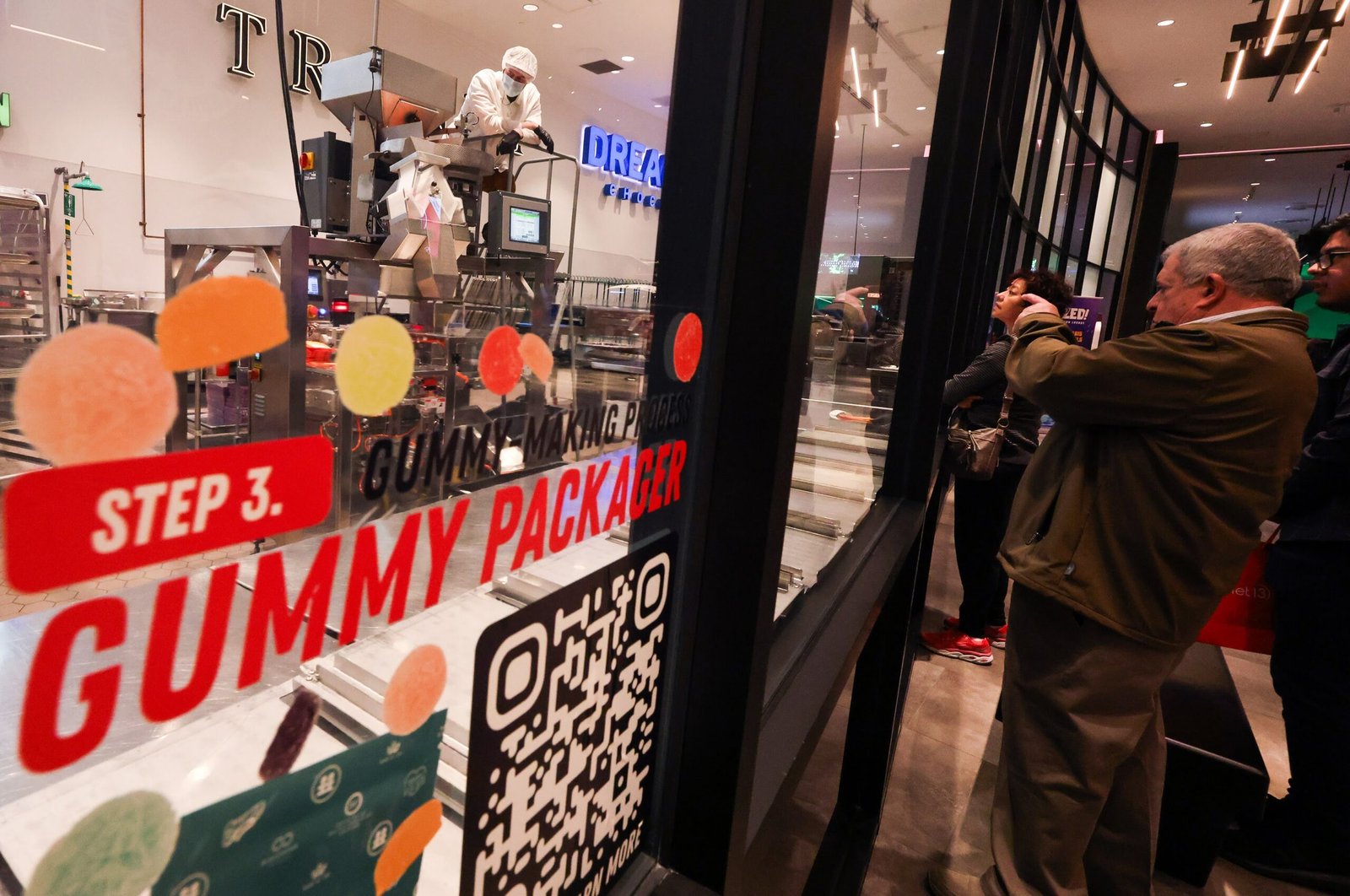 Nevada’s legal cannabis sales fell nearly 9 percent in 2025. Is tourism slump to blame? – The Nevada Independent