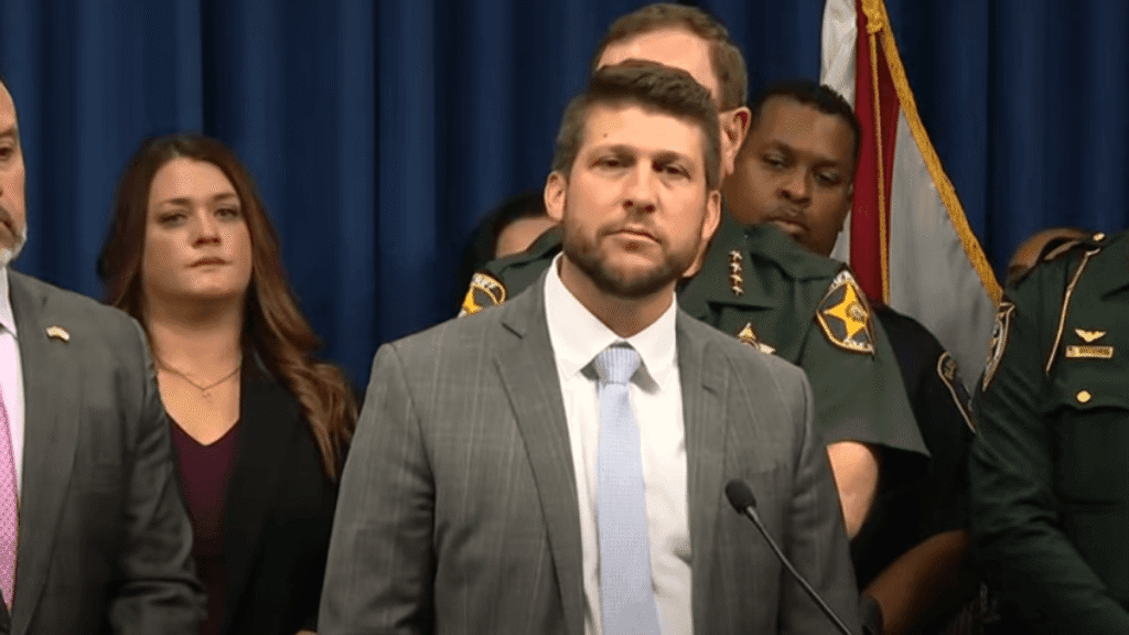 Florida woman charged with 12 counts of identity theft in marijuana petition scandal: AG – WPEC