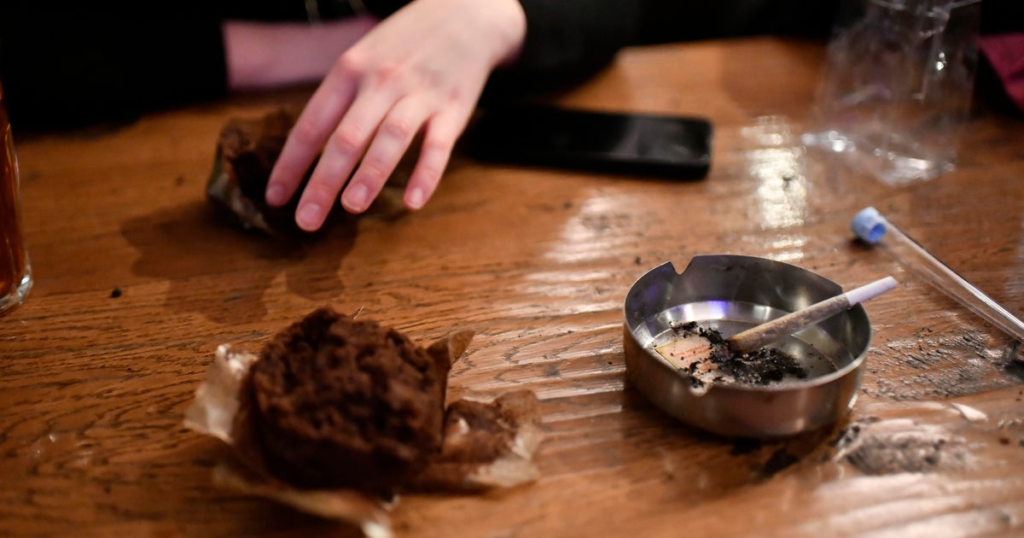 Florida recreational marijuana amendment still short of signatures as state updates count after lawsuit – CBS News