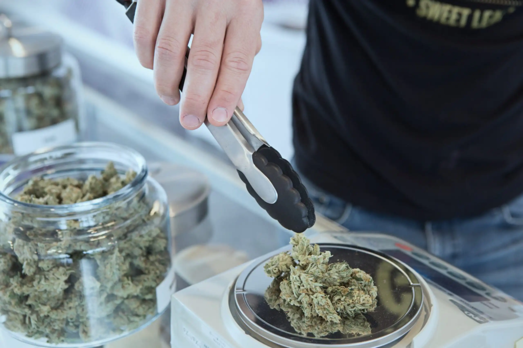 Oklahoma Lawmakers Vote To Extend Medical Marijuana Business License Moratorium – Marijuana Moment