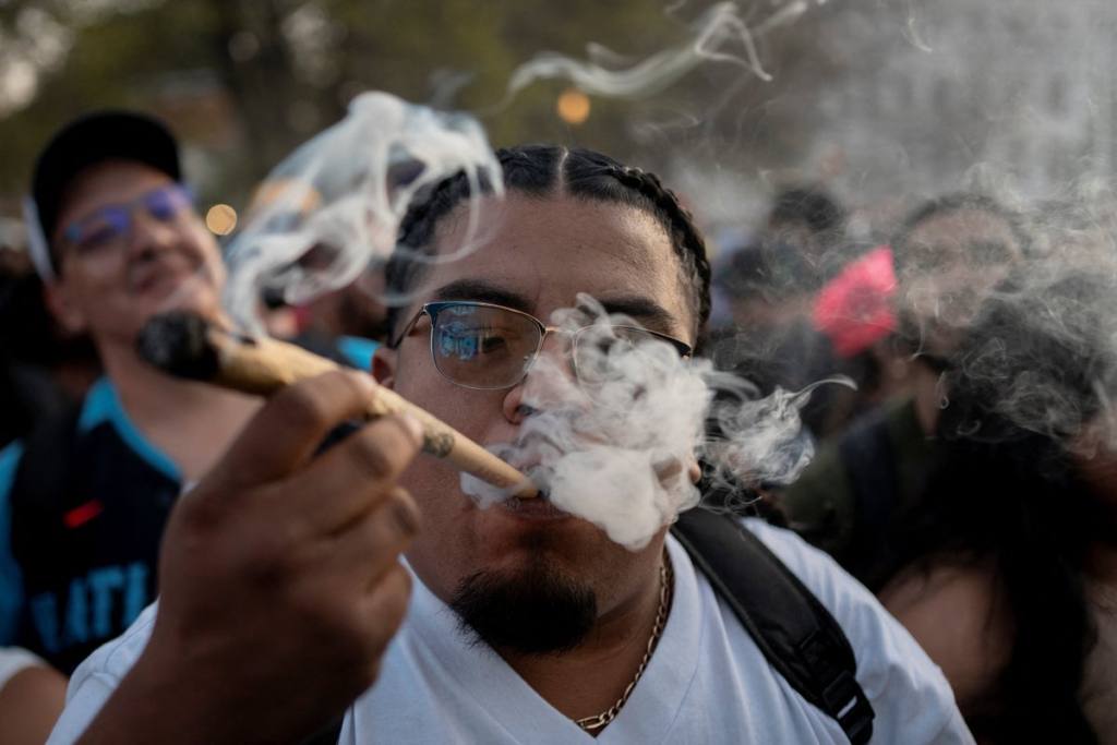 Trump teams tells agencies to prepare for loosening federal restrictions on marijuana – Yahoo